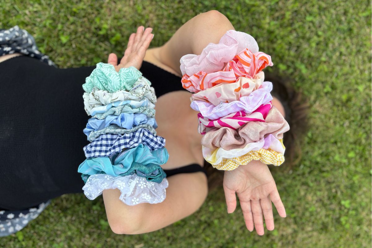 L’univers doux et créatif de Bichoux Shop, avec des bijoux en perles d’eau douce, accessoires cheveux et porte-clés cousus à la main pour un style poétique et unique.