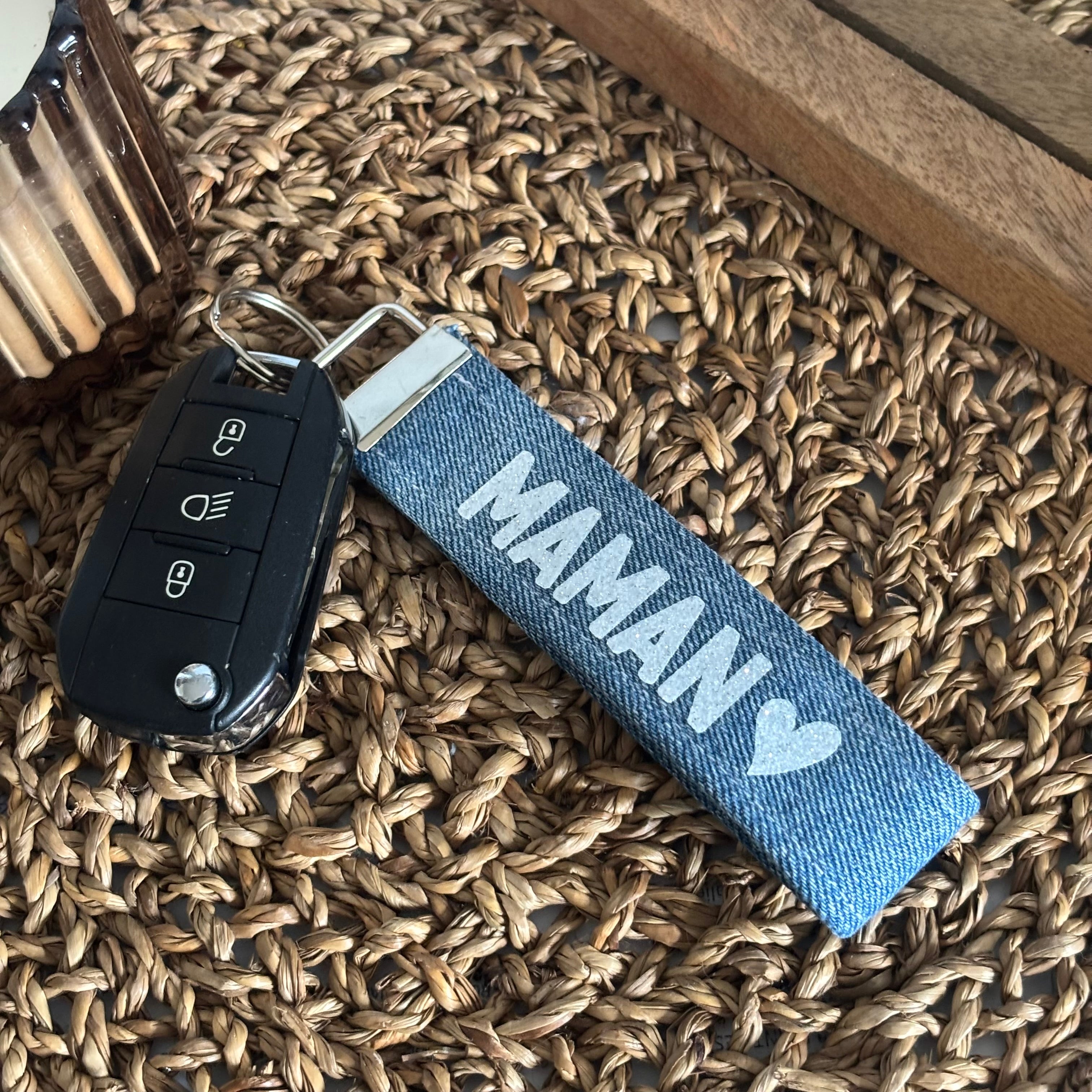 Porte-clés en jean - Personnalisable avec finitions argentées ou dorées
