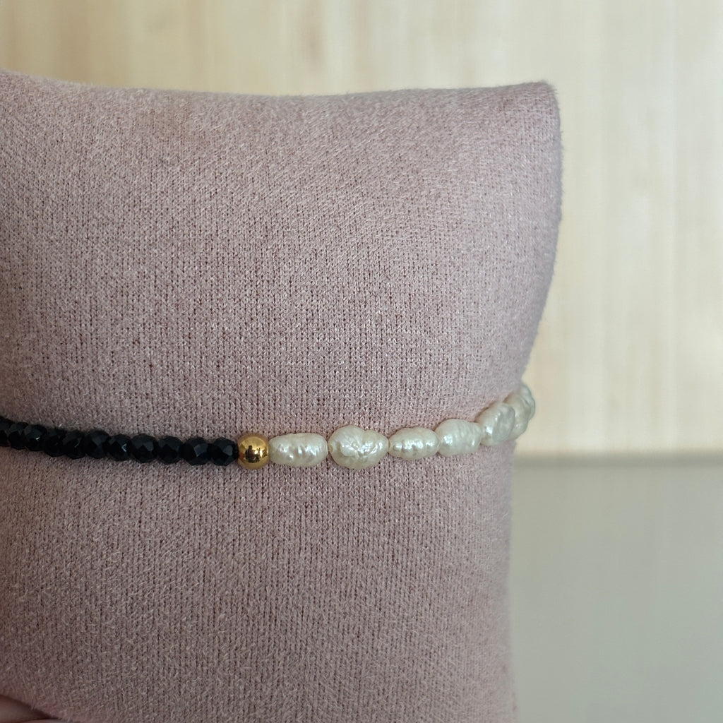 Bracelet Élastique Iceland - Perles de Culture Noires et Blanches
