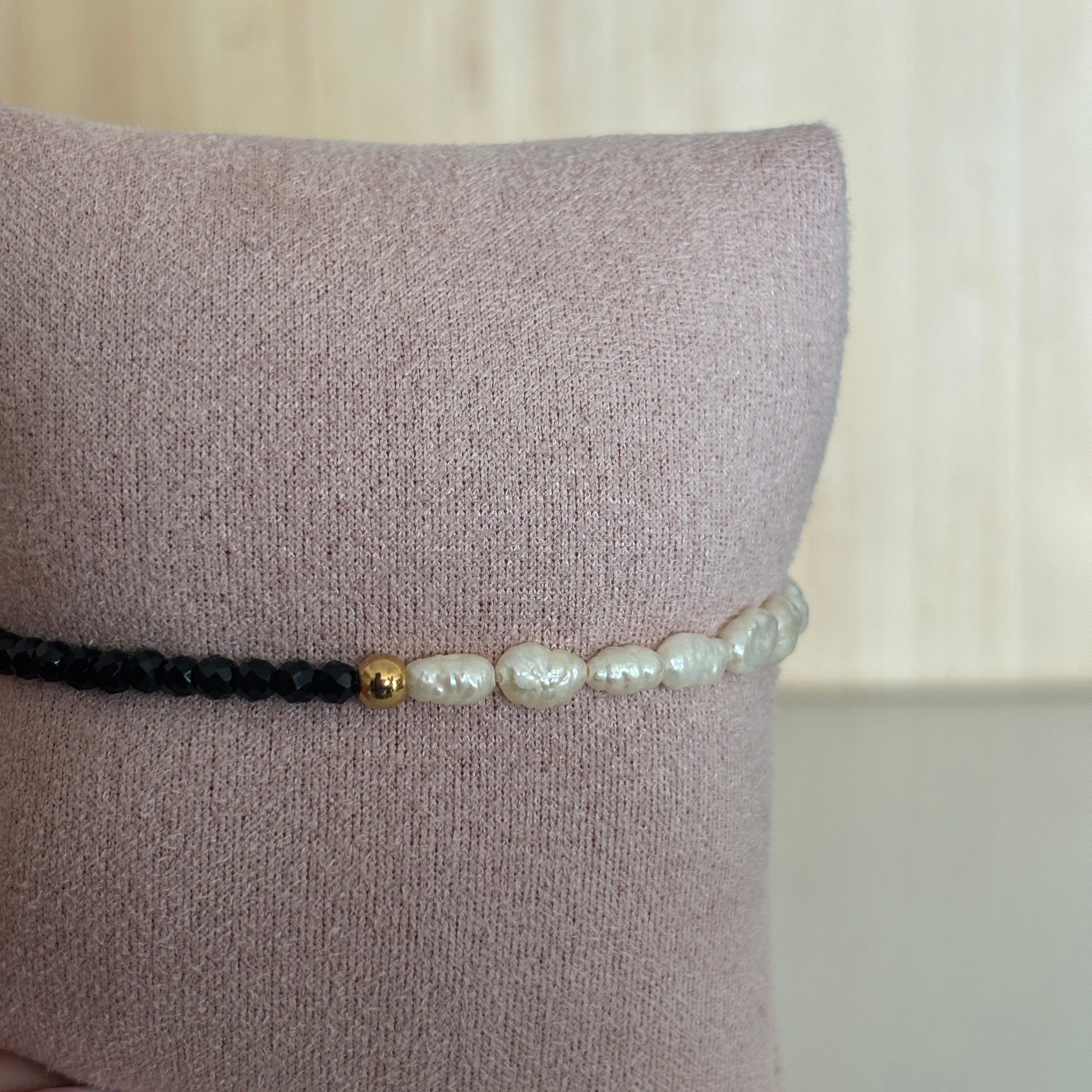 Bracelet Élastique Iceland - Perles de Culture Noires et Blanches