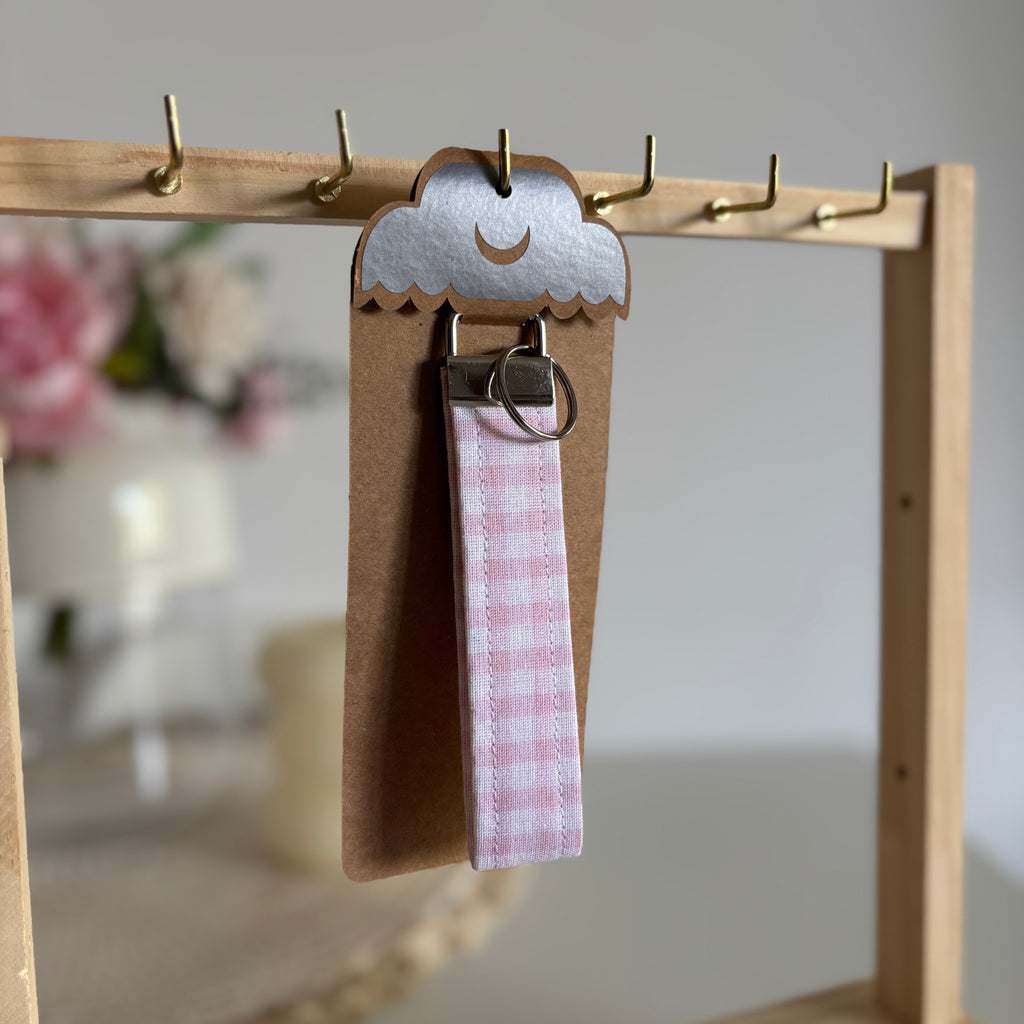 Porte Clé Vega – Motif Vichy Rose avec finitions argentées