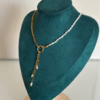 Collier Lisbonne – Perles de culture & acier doré fait main