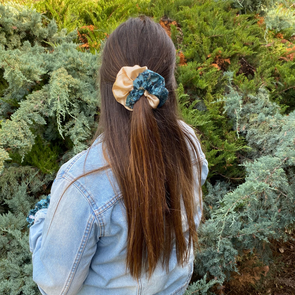 Chouchou en dentelle bleue et satin - Léona Bicolore