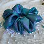 Chouchou en satin bleu holographique - Yasmine