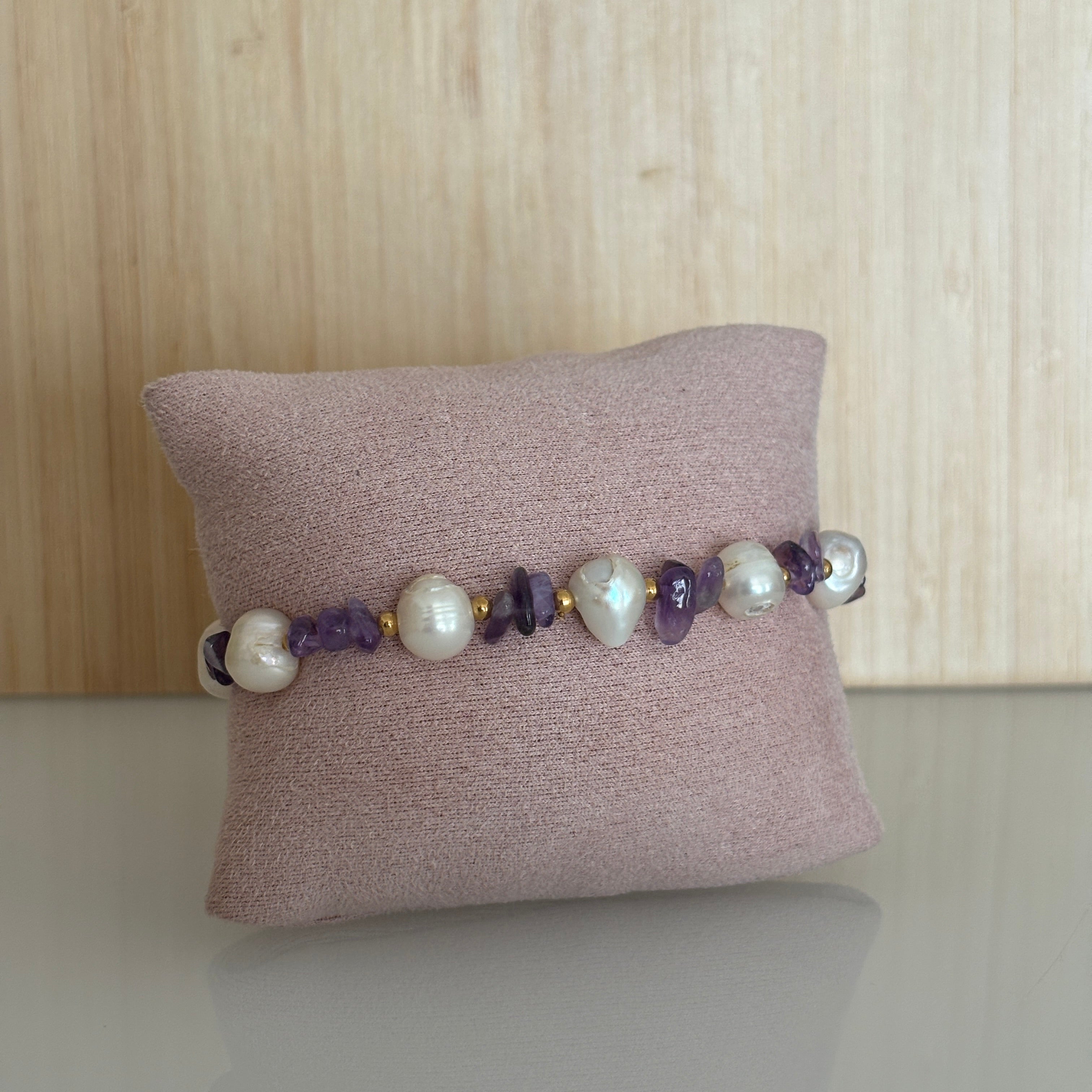 Bracelet Cuenca - Perles de culture, acier doré & améthyste violette