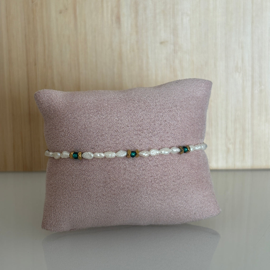 Bracelet Miami - Perles blanches & touches d’hématite dorée