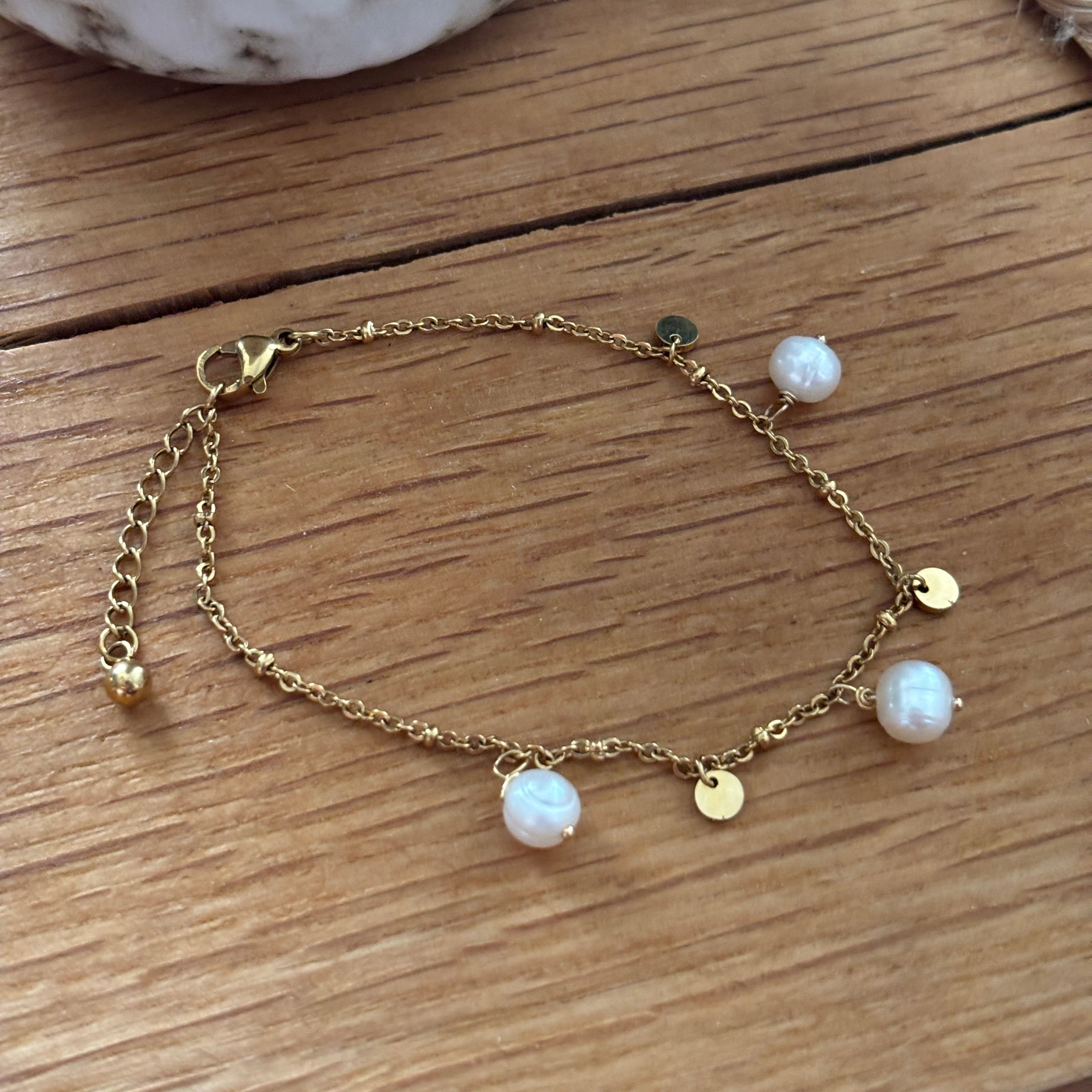 Bracelet Myra - Chaîne dorée & perles boules avec pampilles