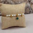Bracelet Alméria – Chaîne dorée, perles de culture & 3 pendentifs