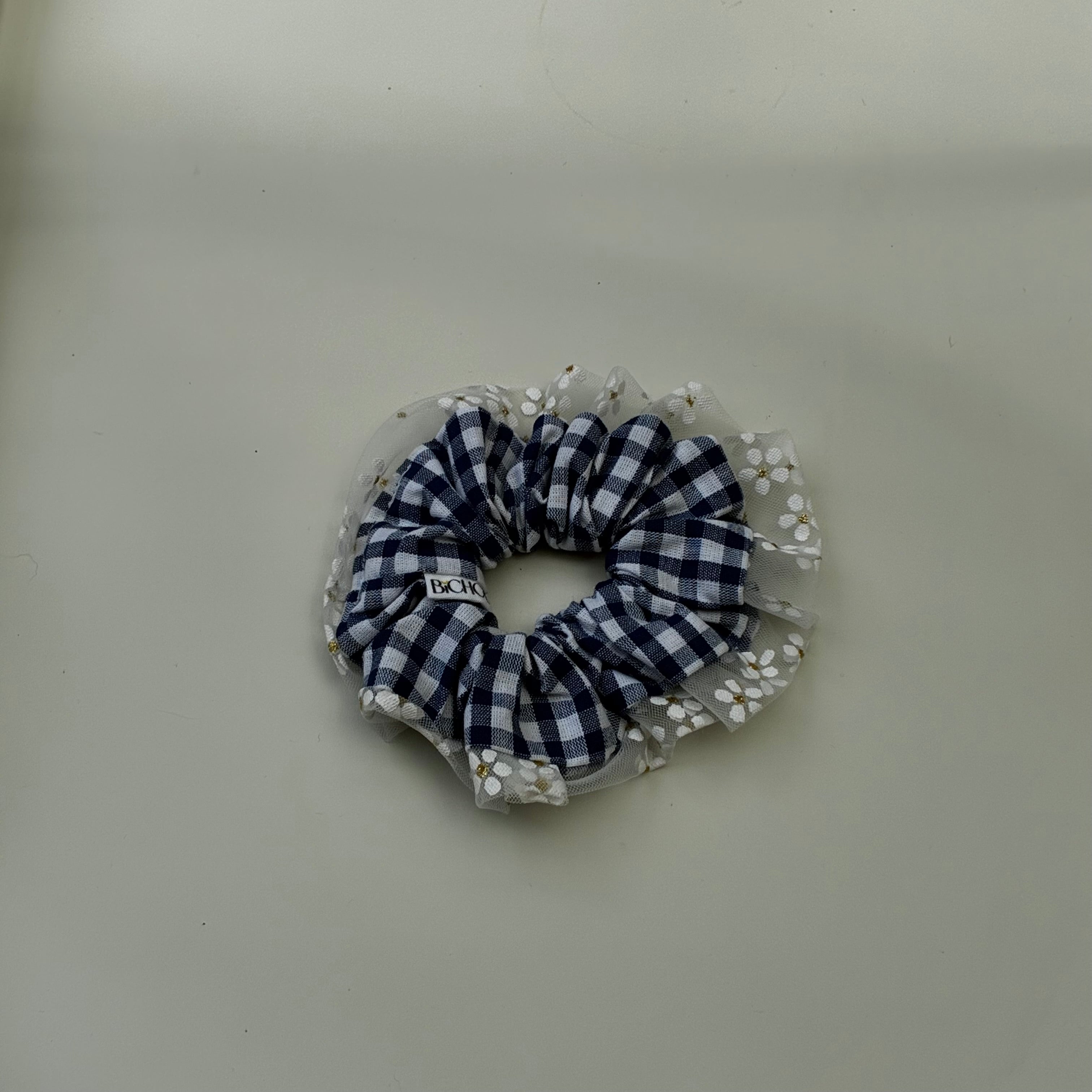 Chouchou cheveux imparfait vichy bleu et tulle - Colette