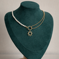 Collier Nerja – Perles, double chaîne & soleil doré
