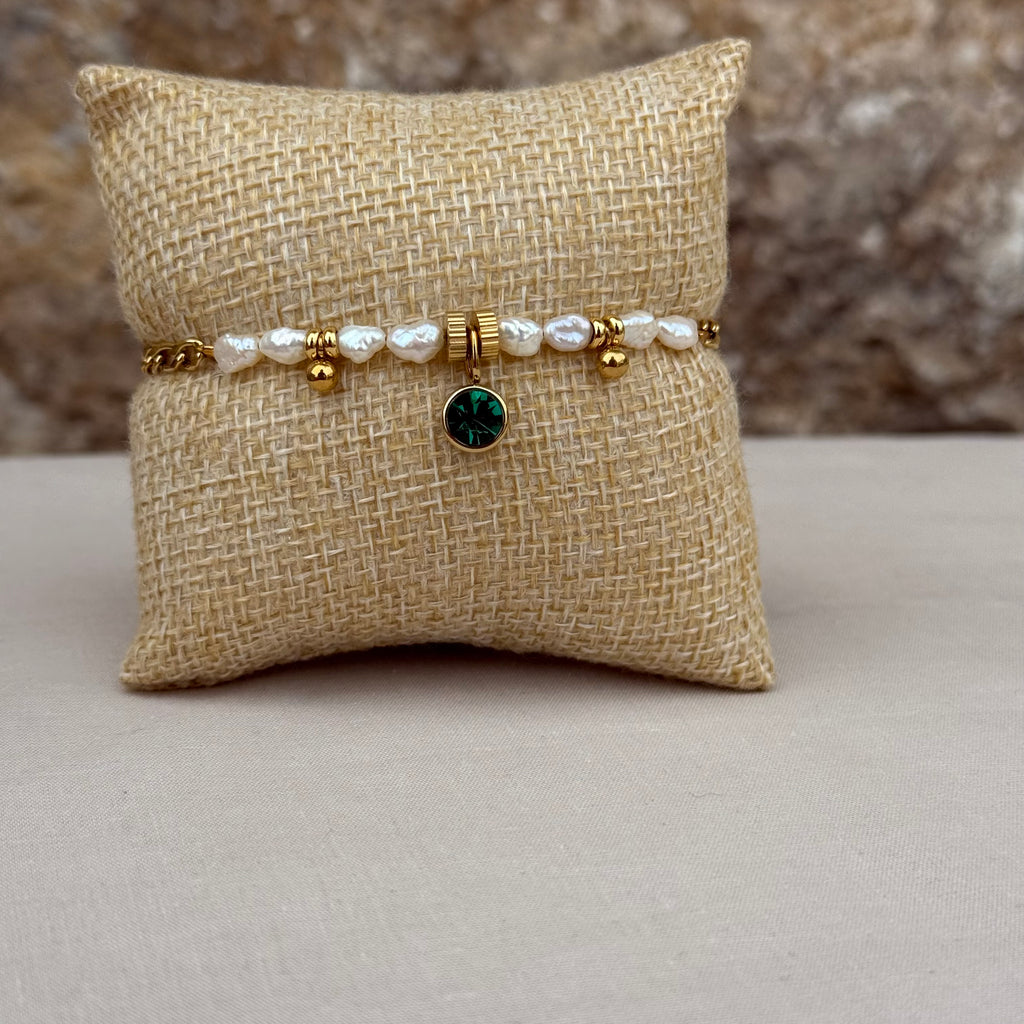 Bracelet Alméria – Chaîne dorée, perles de culture & 3 pendentifs
