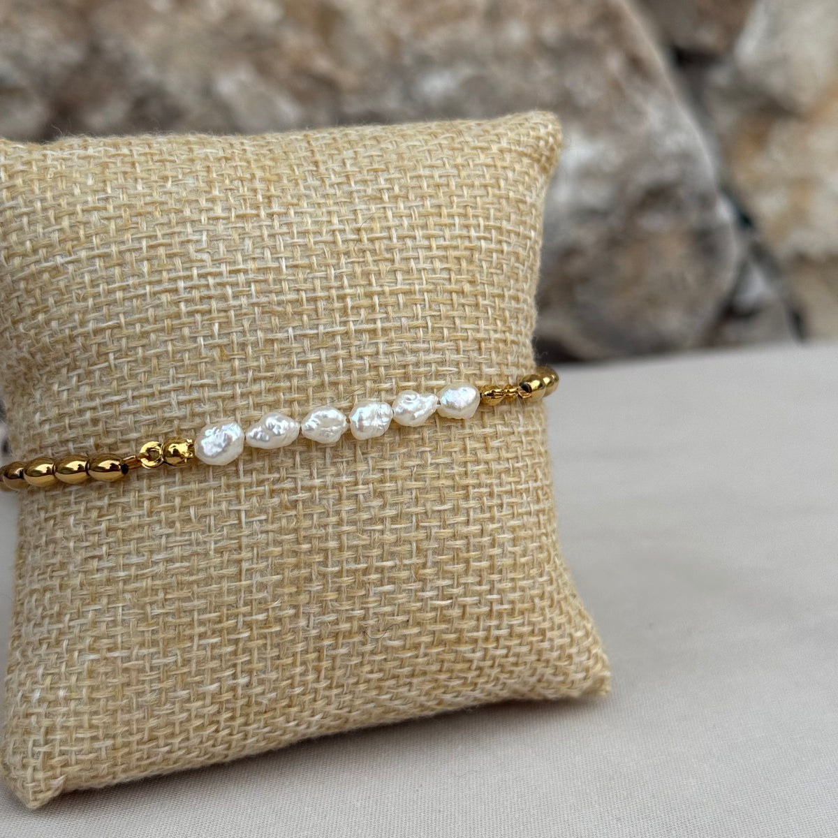 Bracelet Élaria – Perles de culture blanches & doré