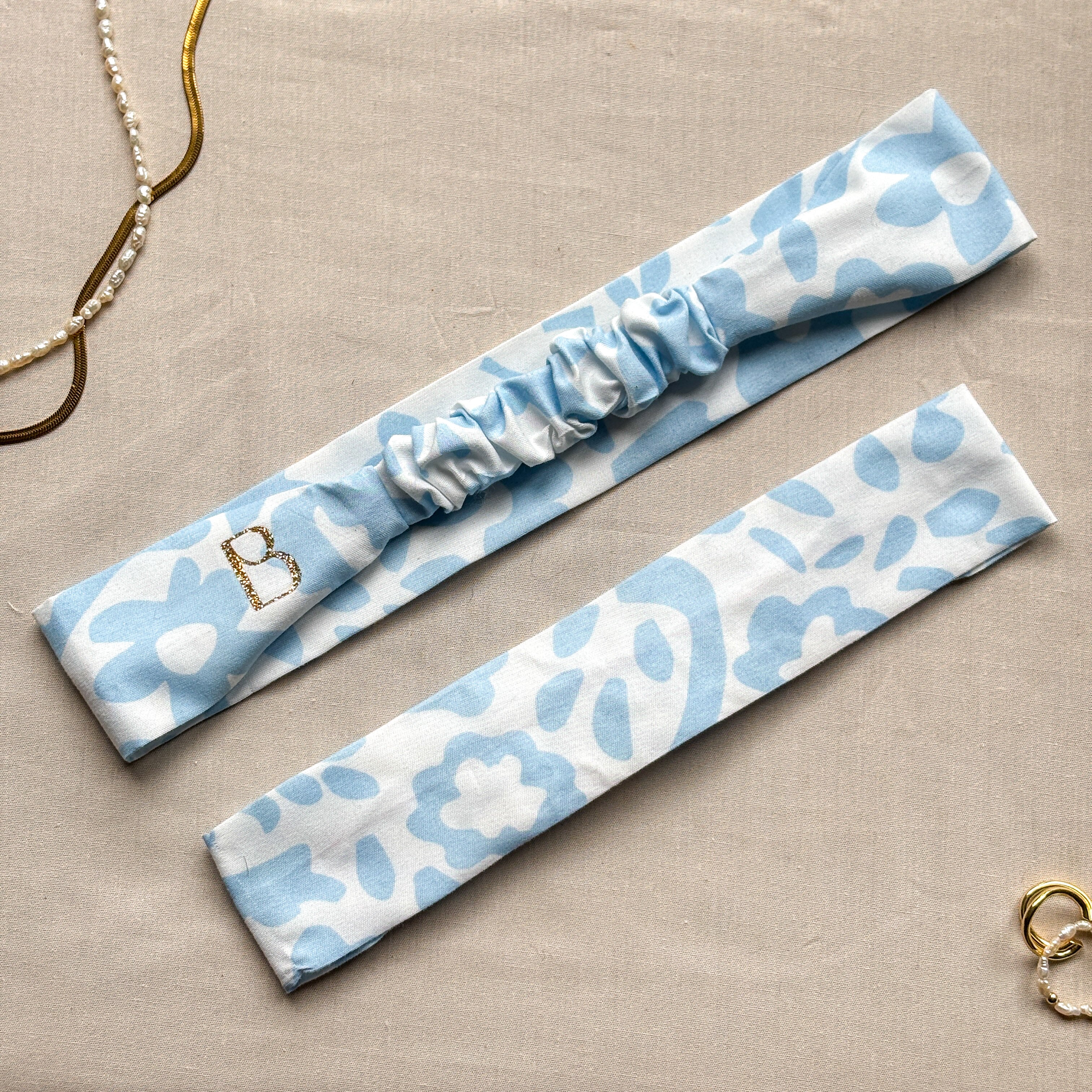 Bandeau Léna - Coton blanc à fleurs bleu ciel cousu main