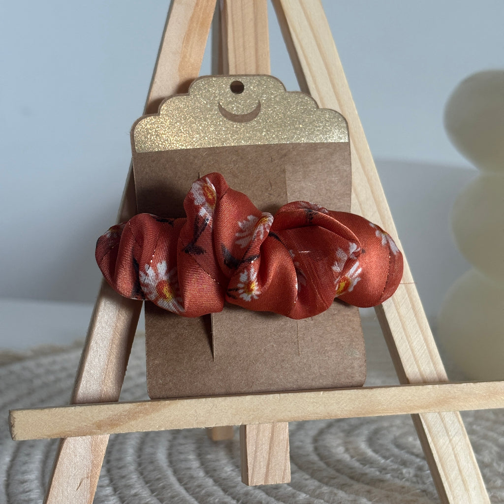 Barrette épurée Soléa - Soie terracotta à marguerites et fils dorés