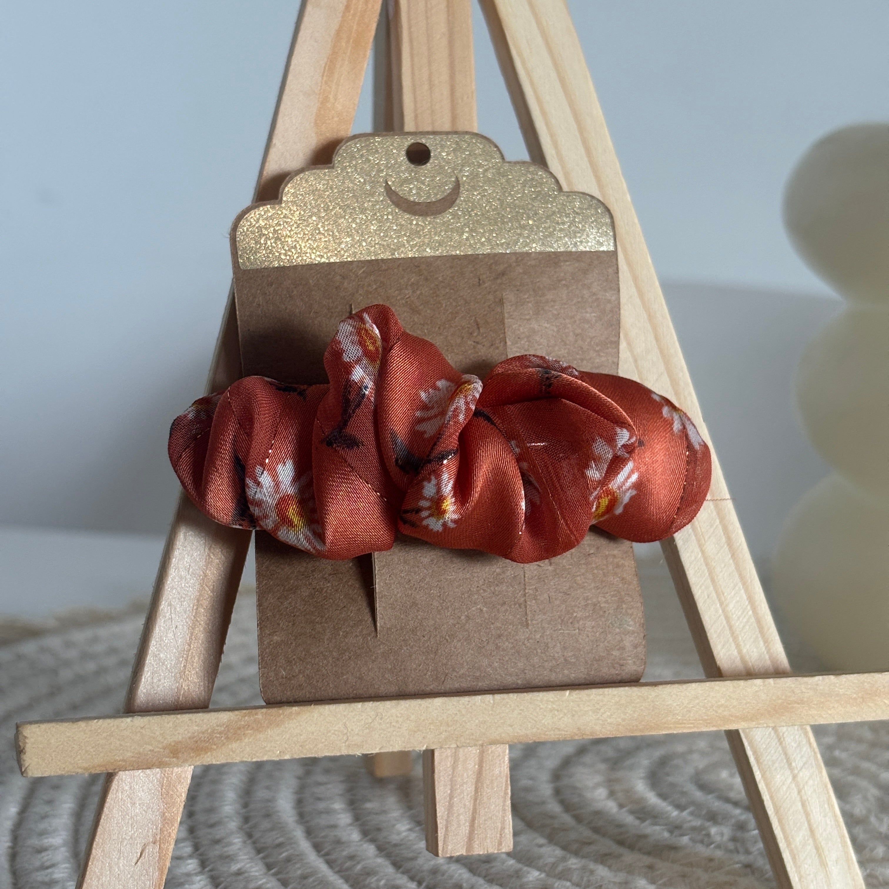 Barrette épurée Soléa - Soie terracotta à marguerites et fils dorés