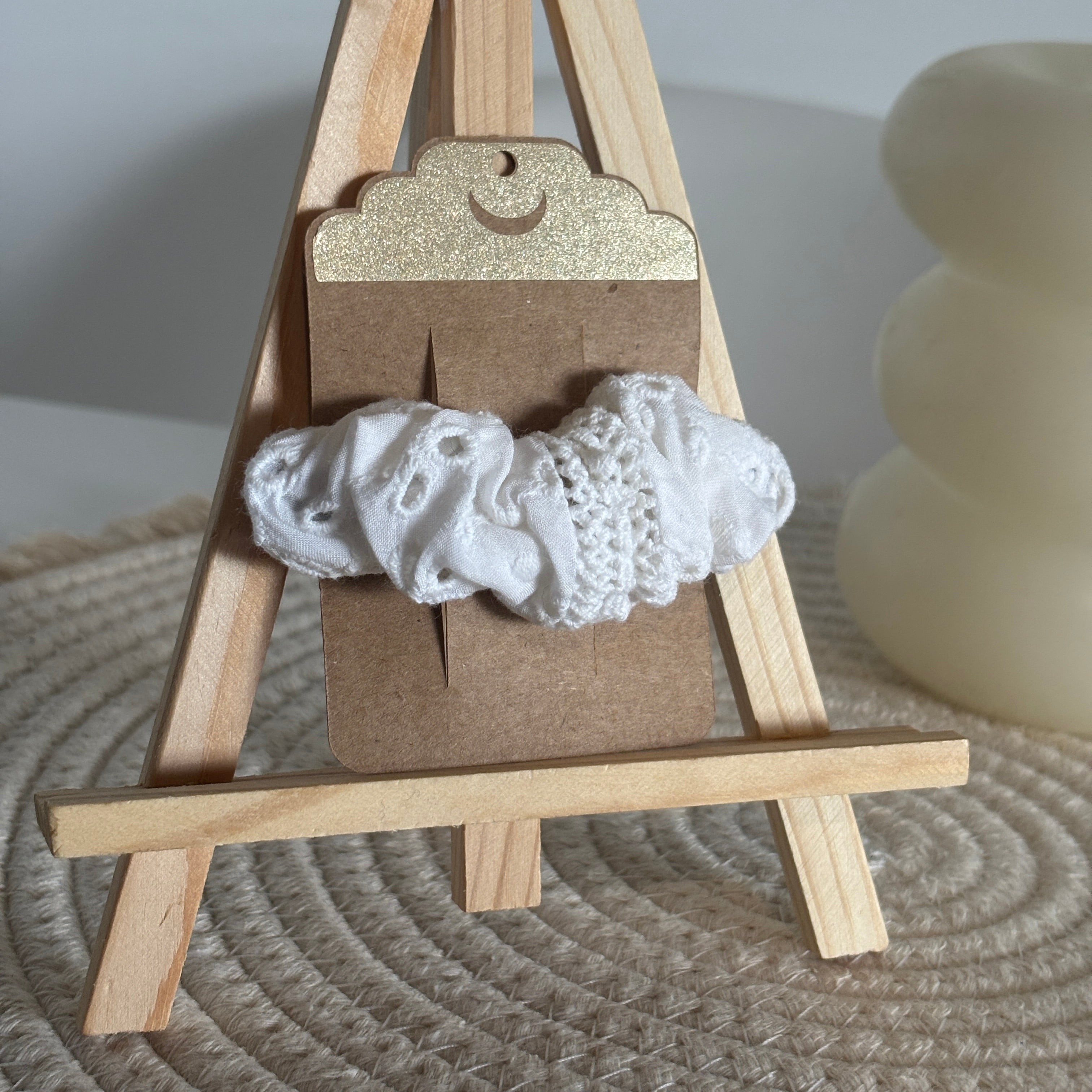 Barrette épurée Livia - broderie anglaise blanche