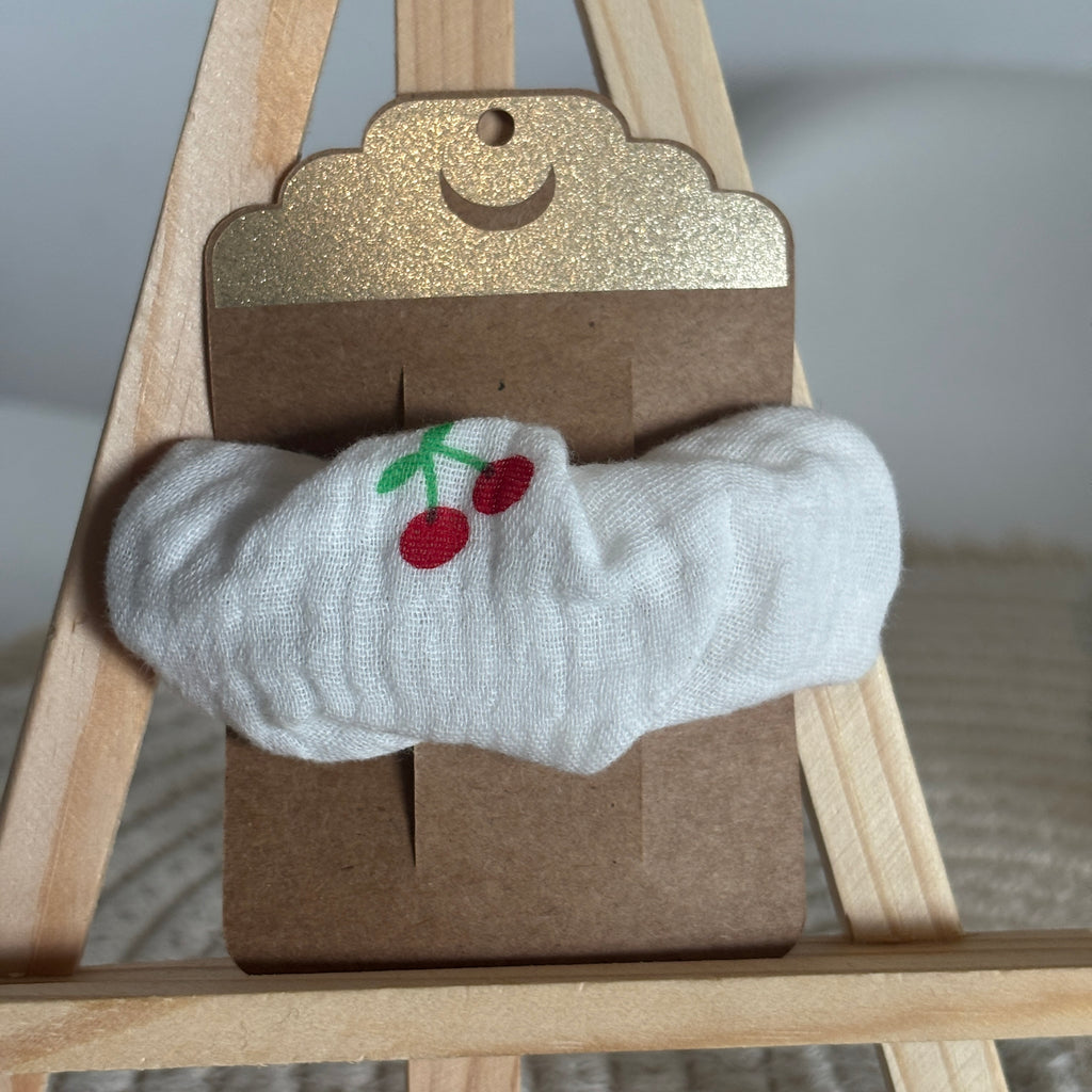 Barrette épurée Aurélie - Gaze blanche avec motif cerises