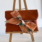 Pochette Nœud Simili Cuir & Fleurs