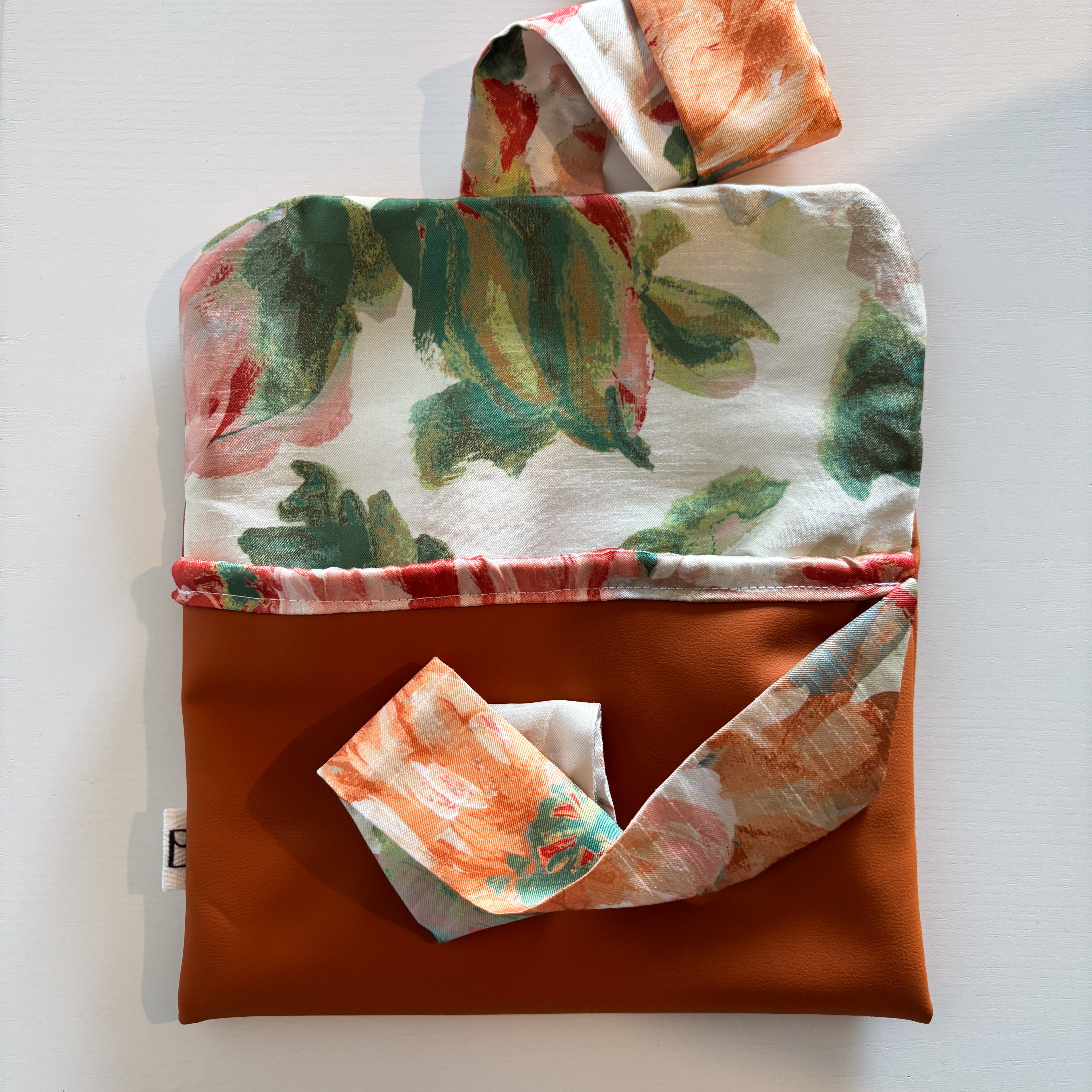 Pochette Nœud Simili Cuir & Fleurs