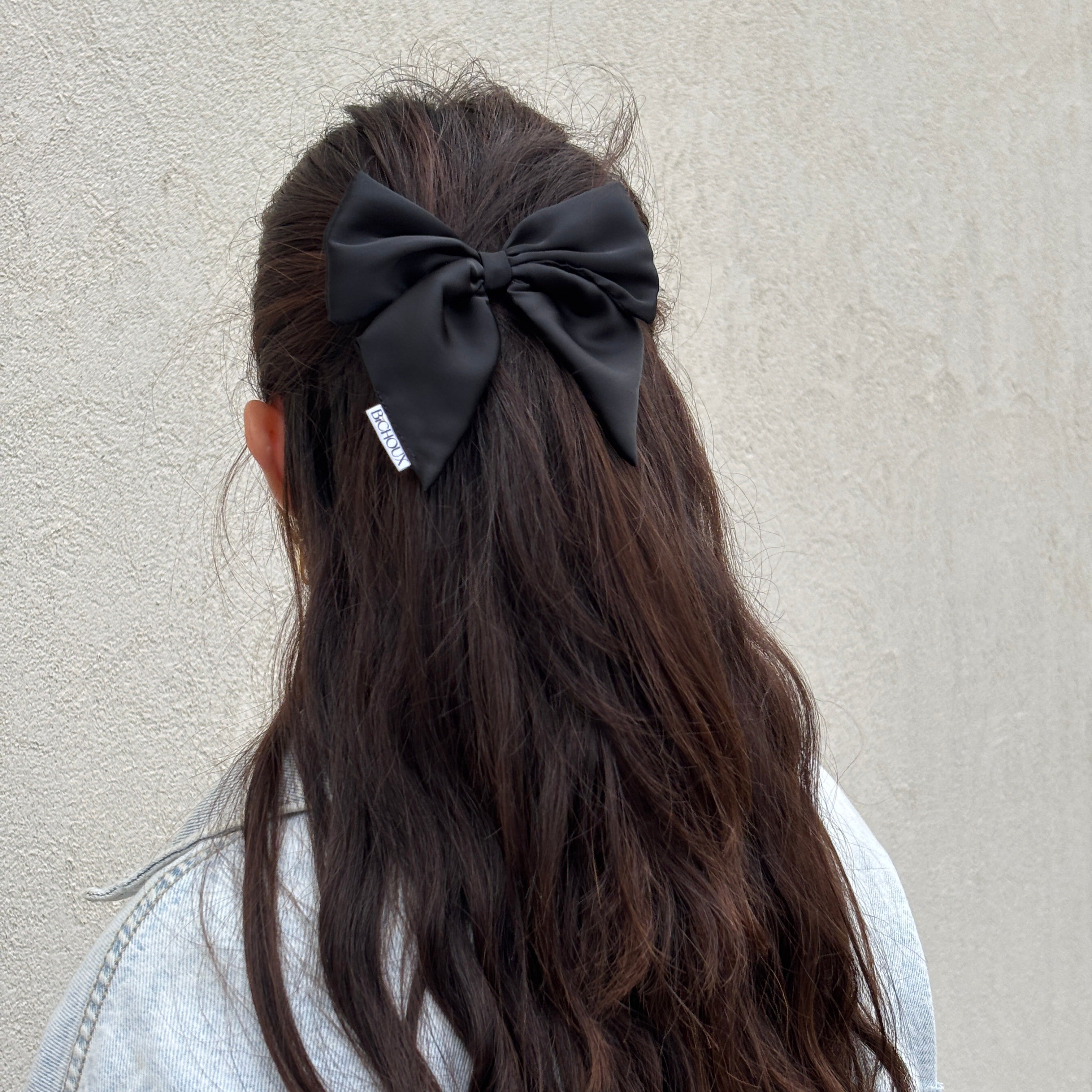 Barrette Satin Noir Lola