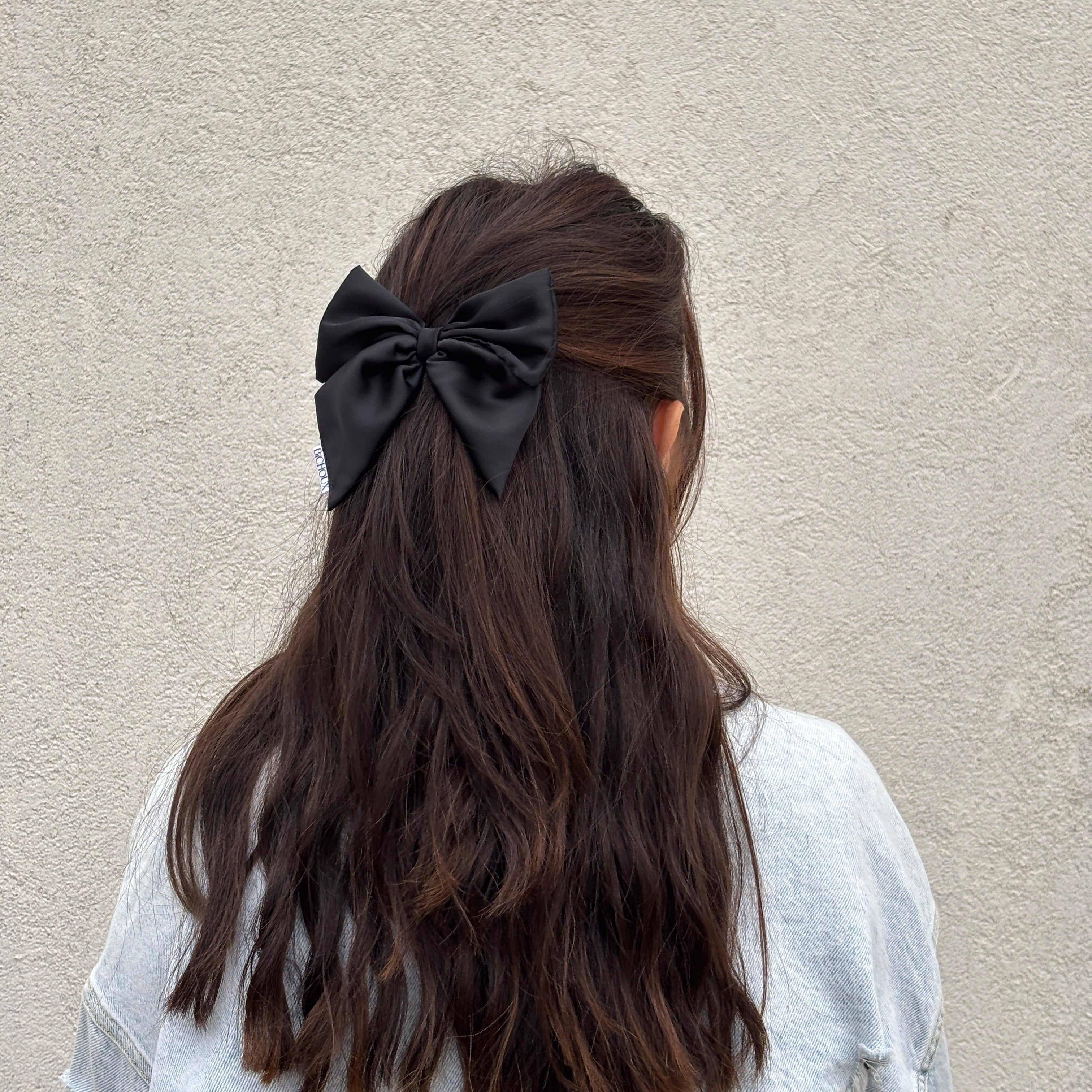 Barrette Satin Noir Lola