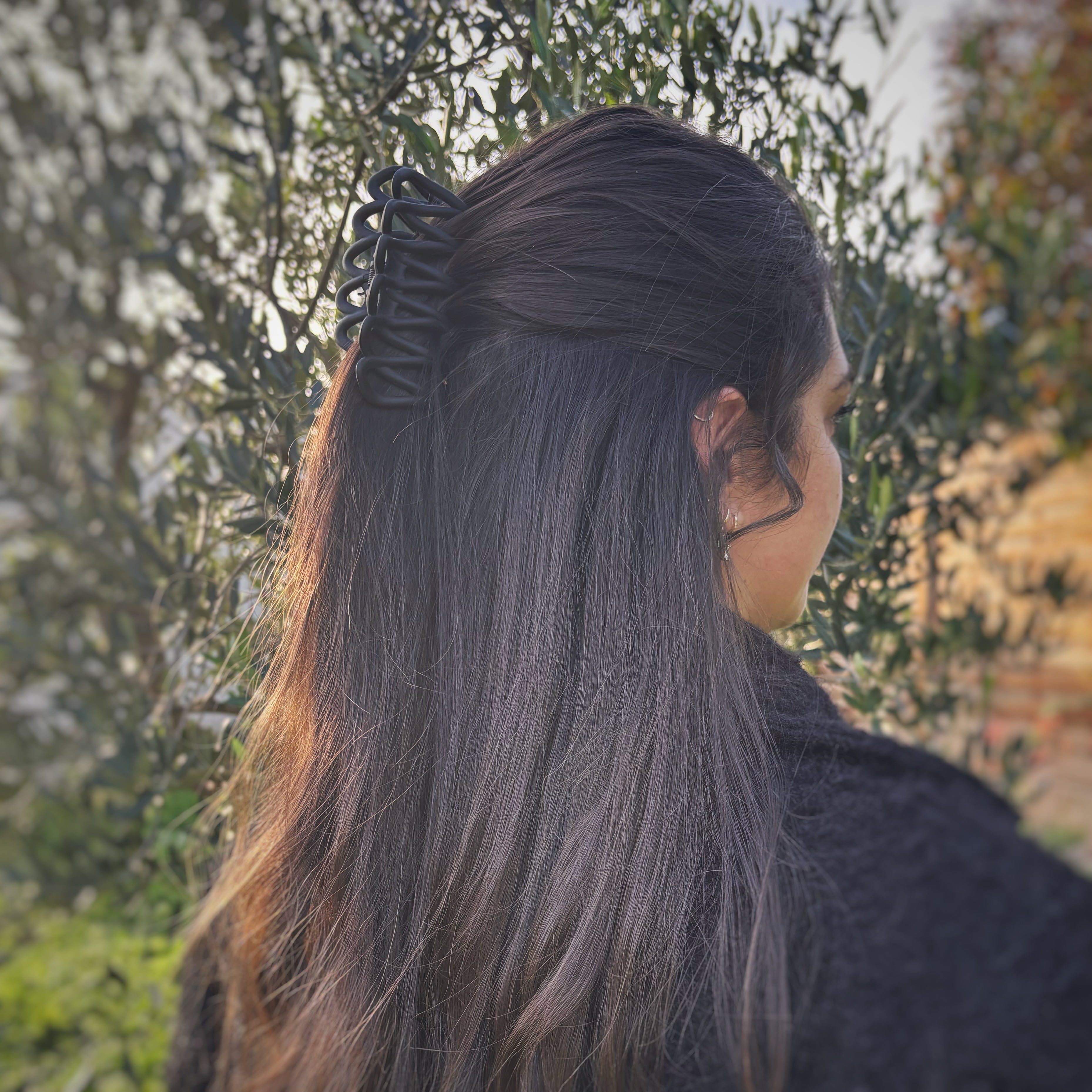 Pince entremêlée noire