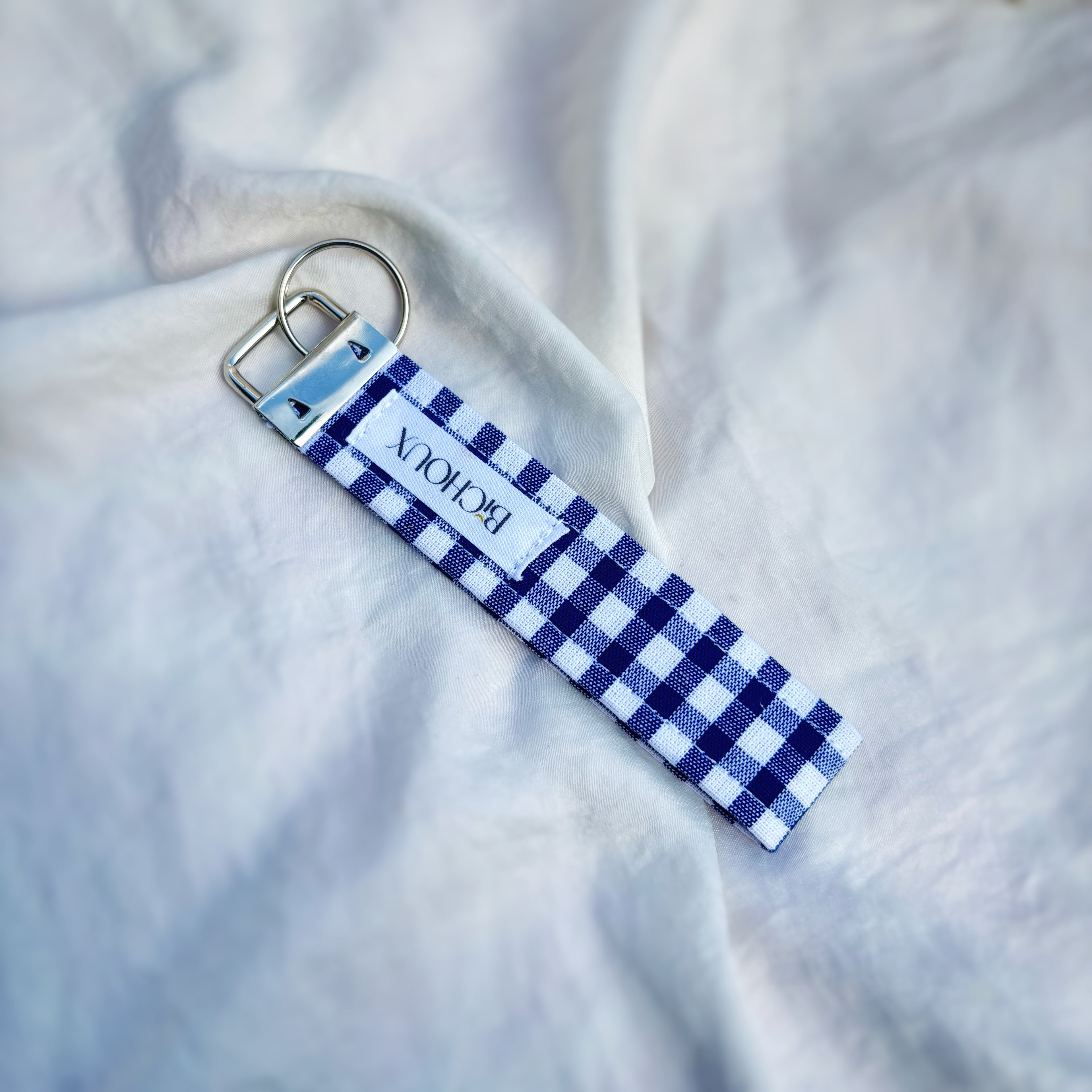 Porte Clé Colette – Motif Vichy Bleu avec finitions argentées