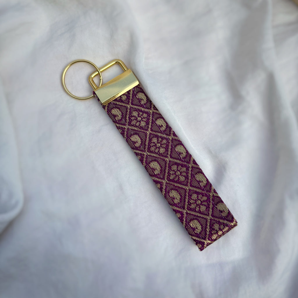 Antares - Tissu sari de l’île Maurice violet avec finitions dorées