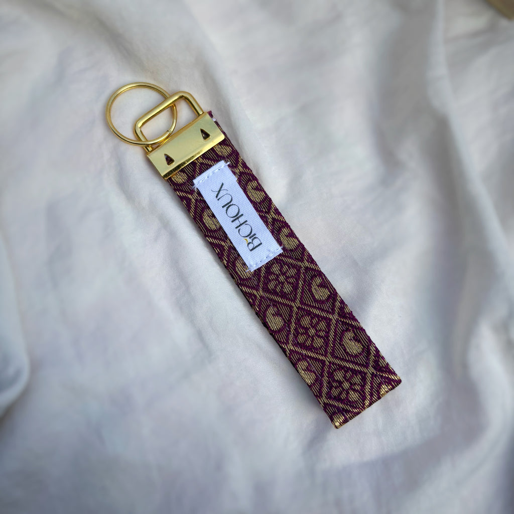 Antares - Tissu sari de l’île Maurice violet avec finitions dorées