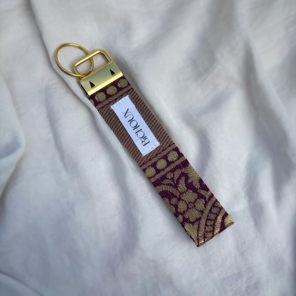 Mirach – Tissu sari de l’île Maurice violet avec finitions dorées