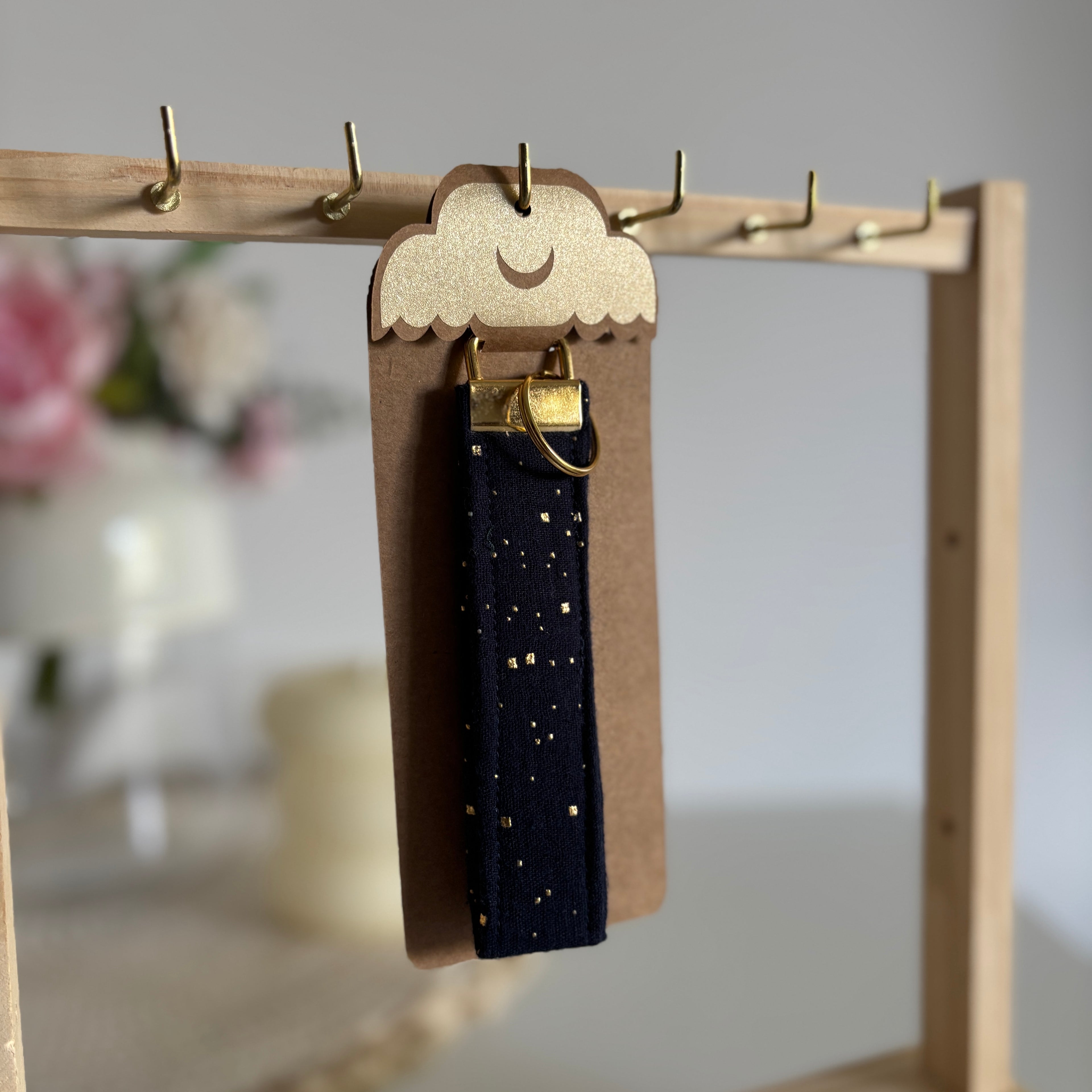 Porte-clés Lily - Gaze bleue marine et touches dorées avec finitions dorées