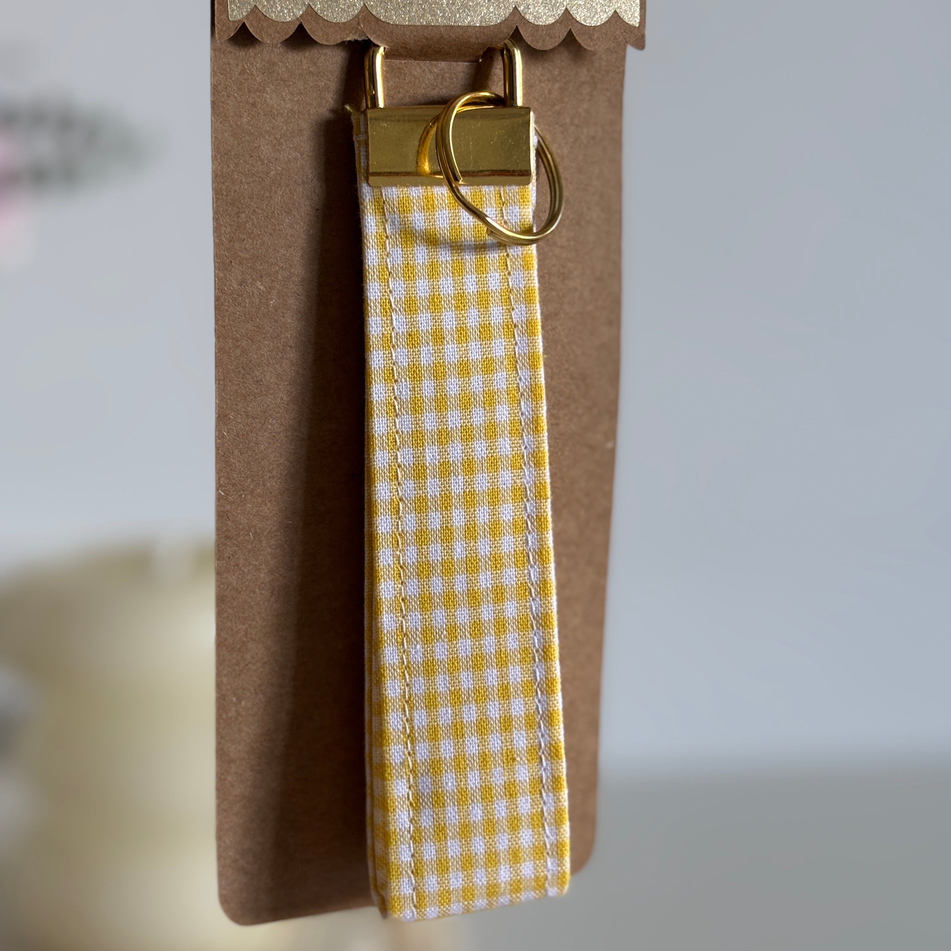 Porte-clés Izza - Vichy jaune avec finitions dorées