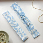 Bandeau Léna - Coton blanc à fleurs bleu ciel cousu main