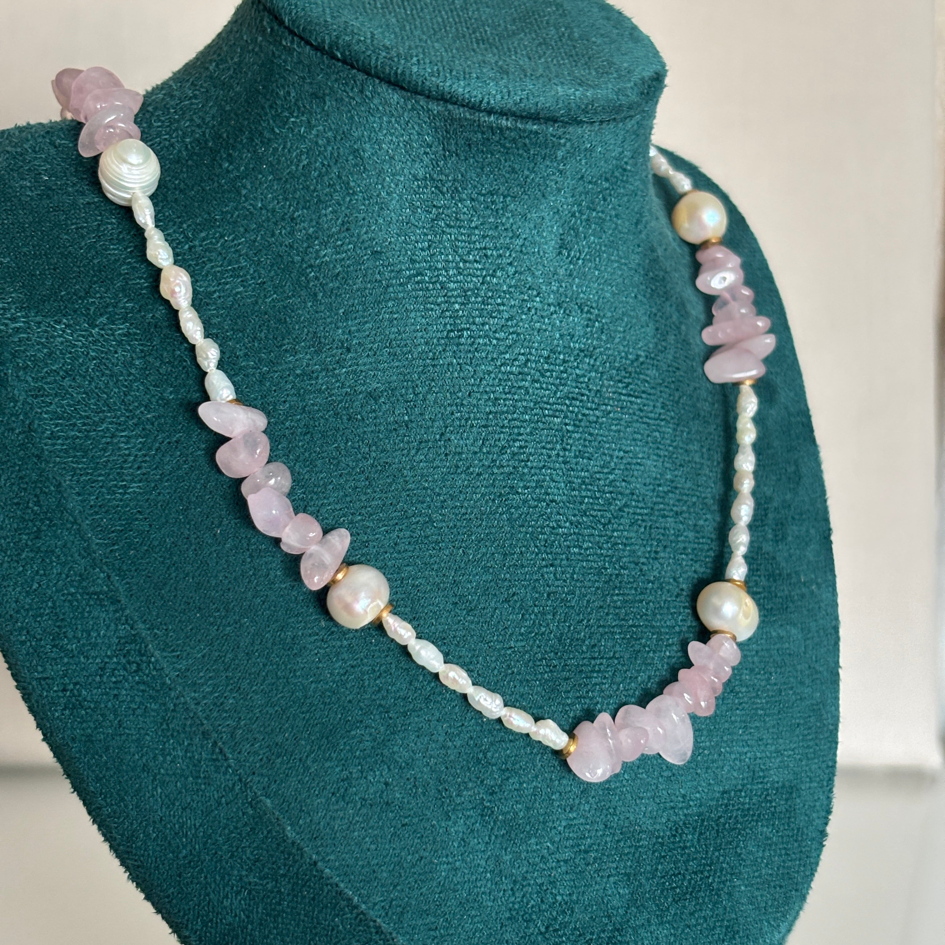 Collier Venus Bay - Perles de culture & quartz rose