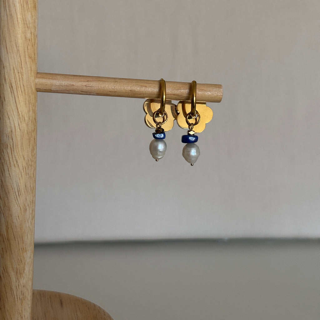 boucles oreilles isla mujeres fleur doree lapis lazuli artisanal