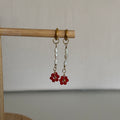 boucles oreilles saint-kitts pendantes fleurs rouges artisanales