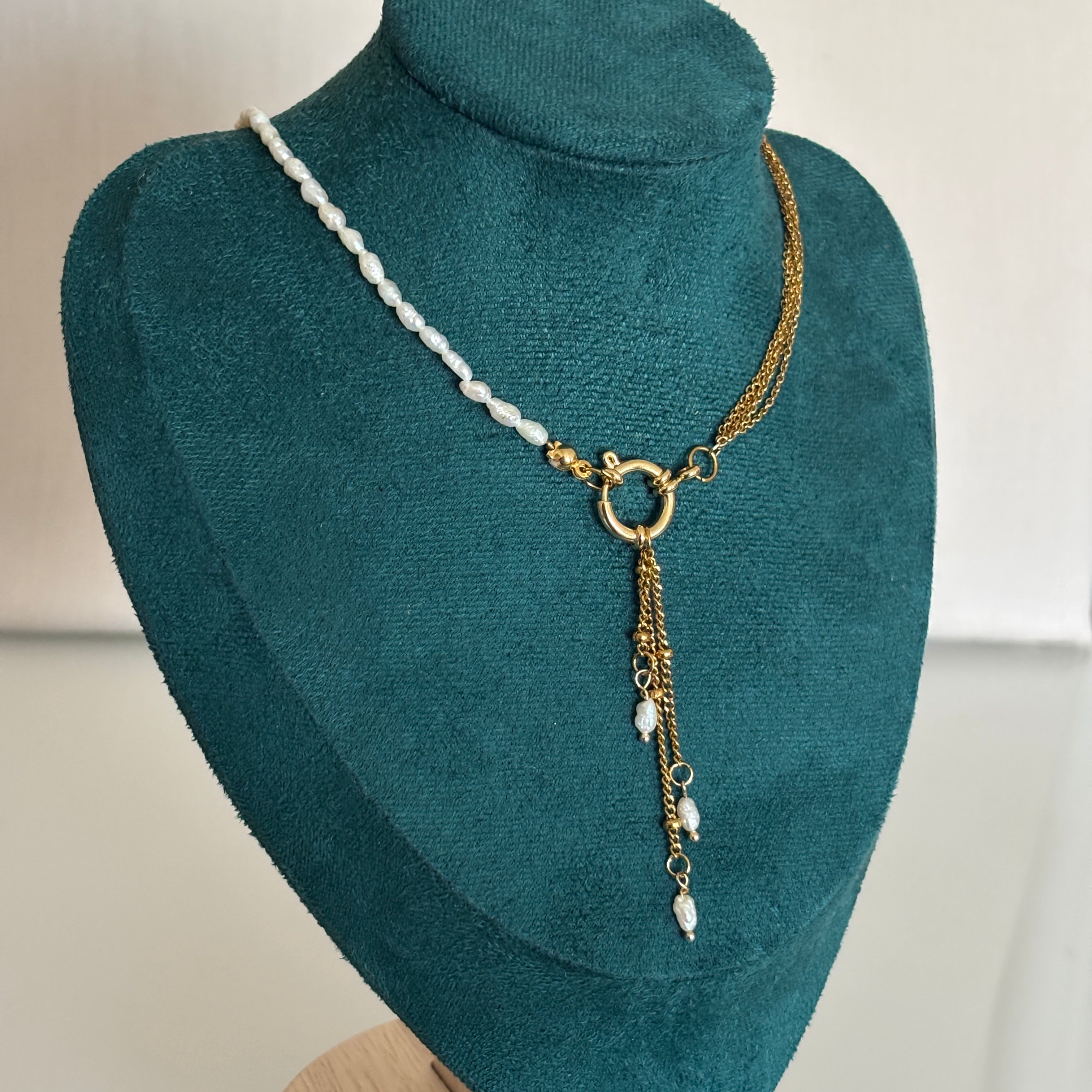 Collier Lisbonne – Perles de culture & acier doré fait main
