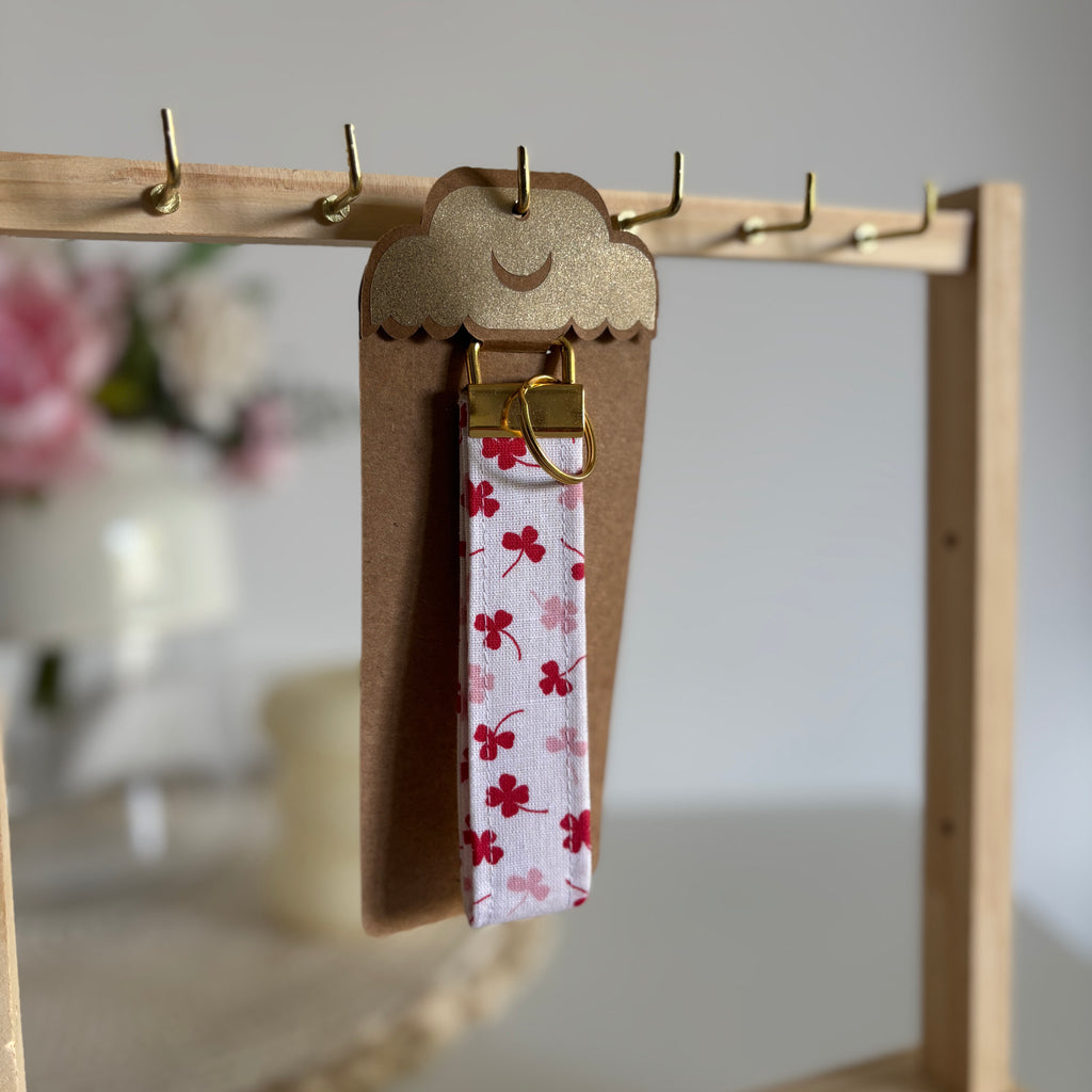 Porte-clés Rosea - Coton à trèfles roses & rouges avec finitions dorées