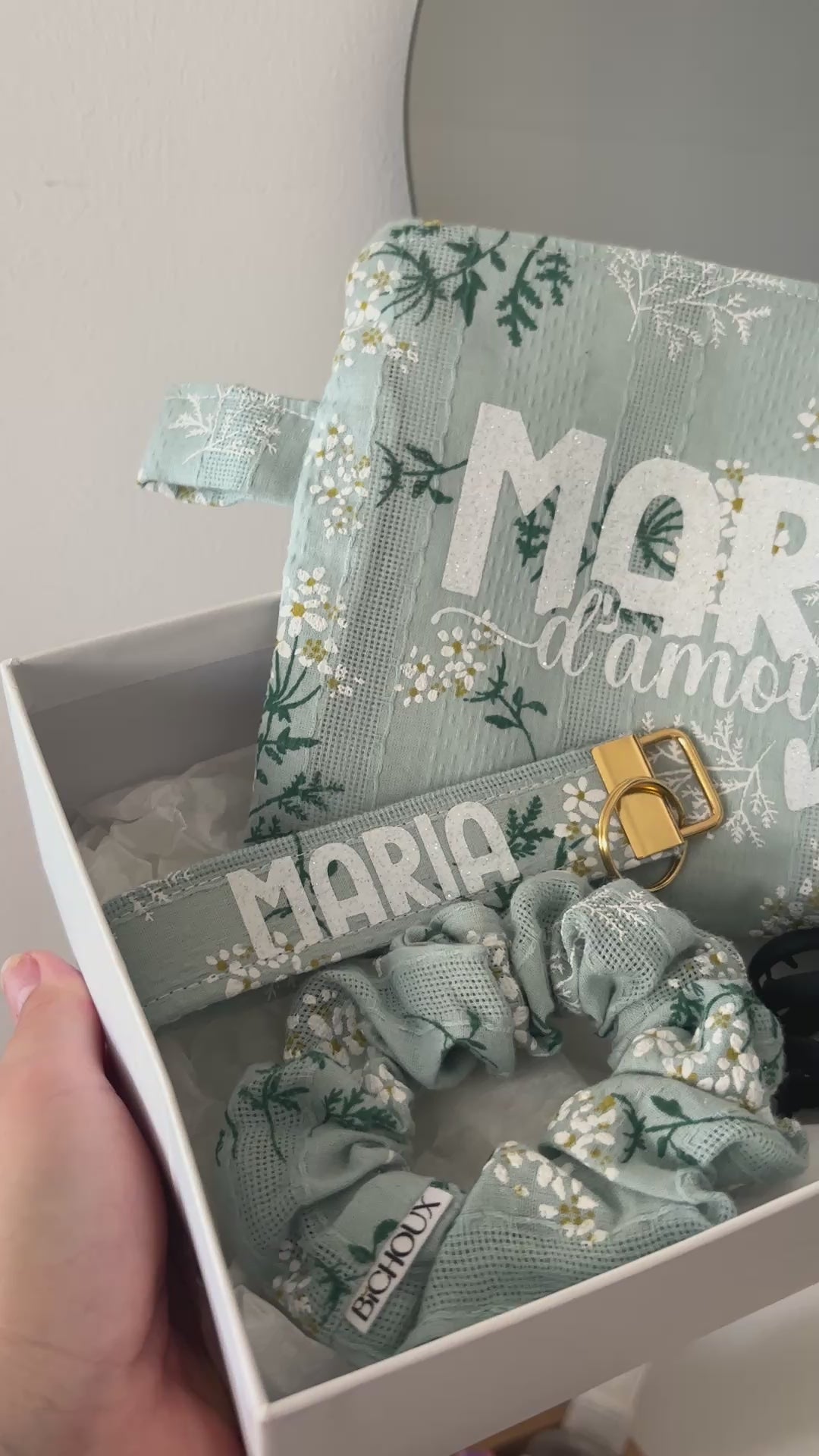 Coffret personnalisé Bichoux Shop – Chouchou, porte-clés, pince & pochette